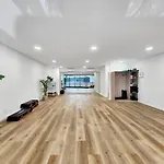 Gorgeous, Brand New-Wifi,Pool-Views- Fully Secure!