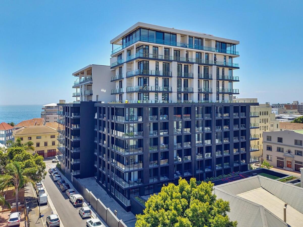 Gorgeous, Brand New-wifi,pool-views- Fully Secure! Apartment *