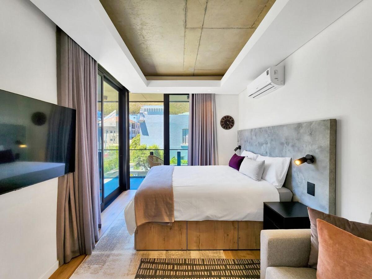 Gorgeous, Brand New-wifi,pool-views- Fully Secure! Apartment Cape Town