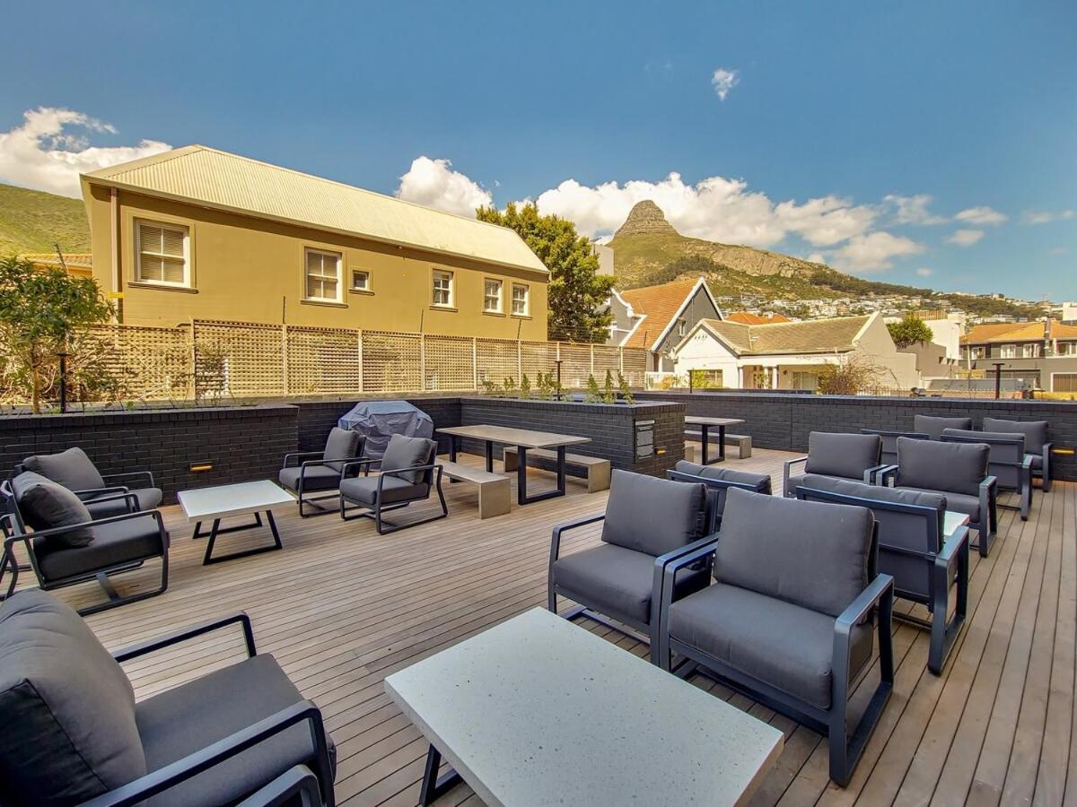 Apartment Gorgeous, Brand New-wifi,pool-views- Fully Secure! Cape Town