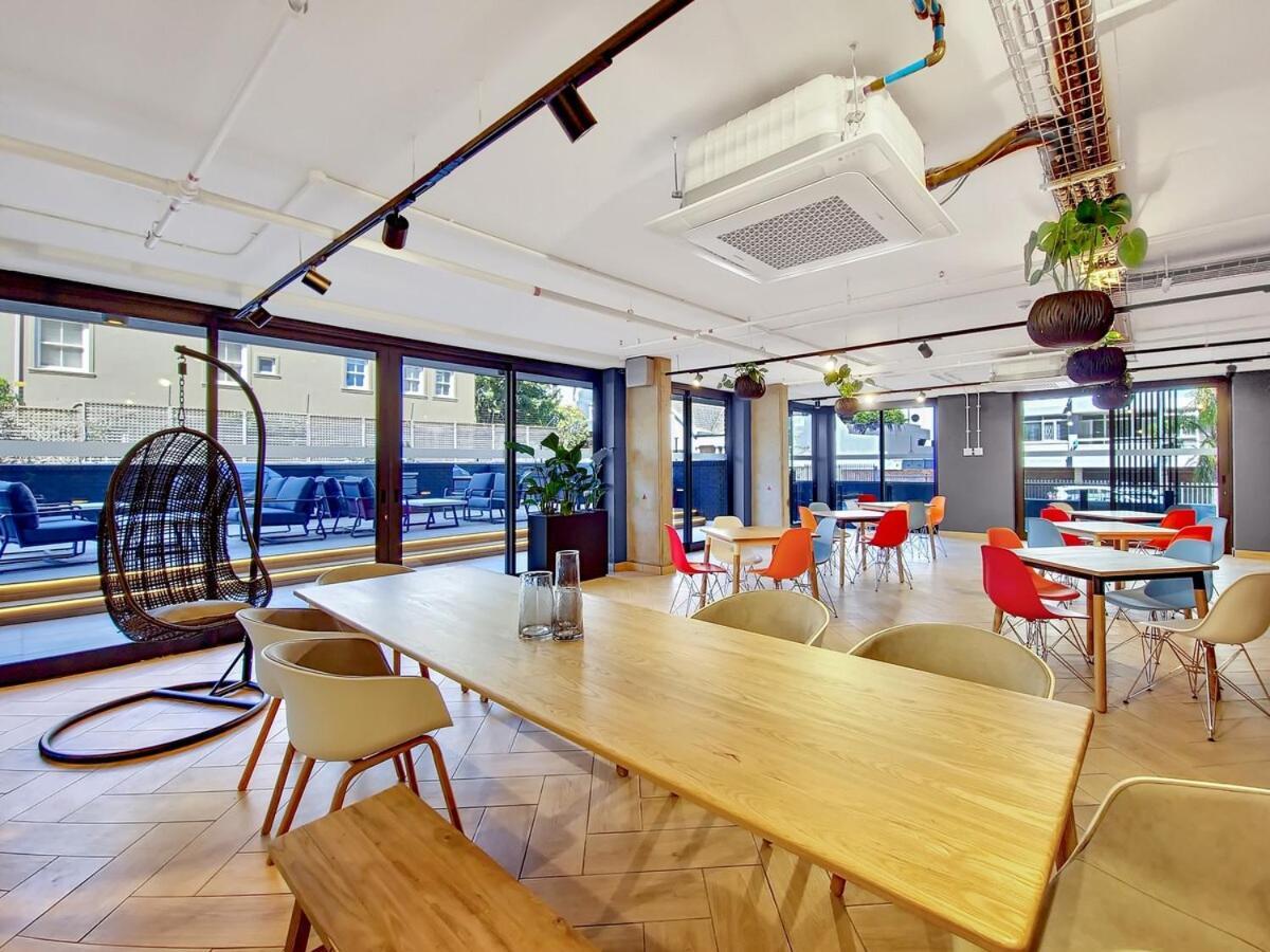 Apartment Gorgeous, Brand New-wifi,pool-views- Fully Secure! *