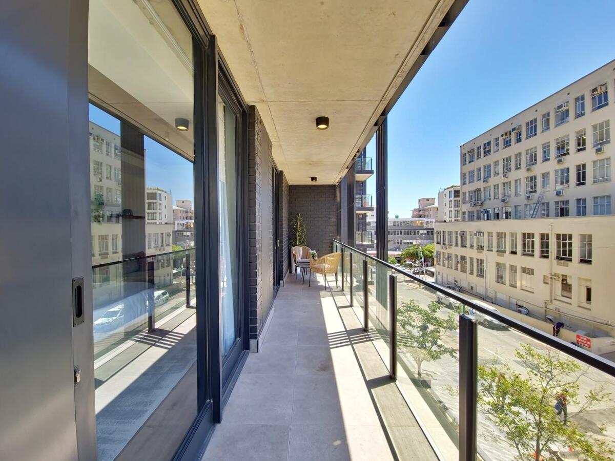 Gorgeous, Brand New-wifi,pool-views- Fully Secure! Apartment Cape Town