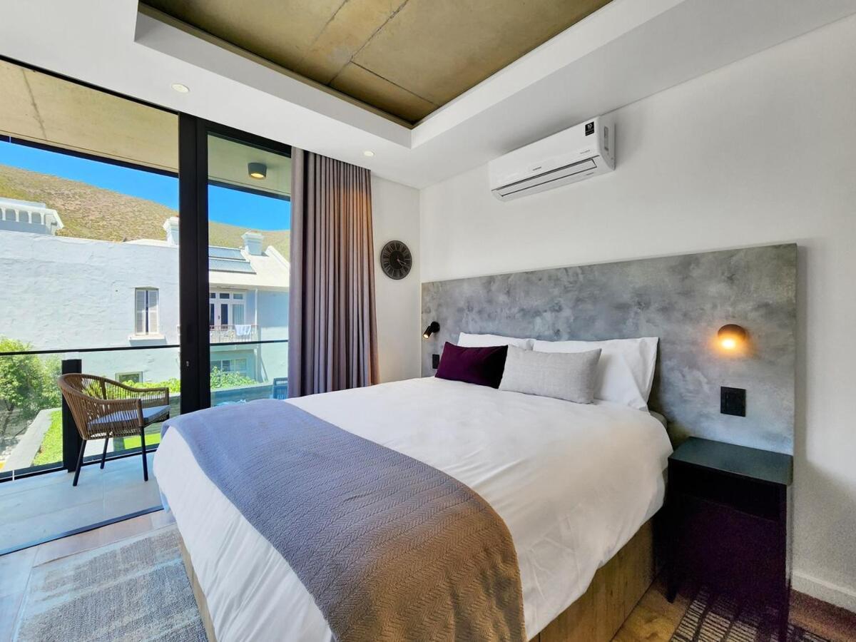 Apartment Gorgeous, Brand New-wifi,pool-views- Fully Secure! Cape Town